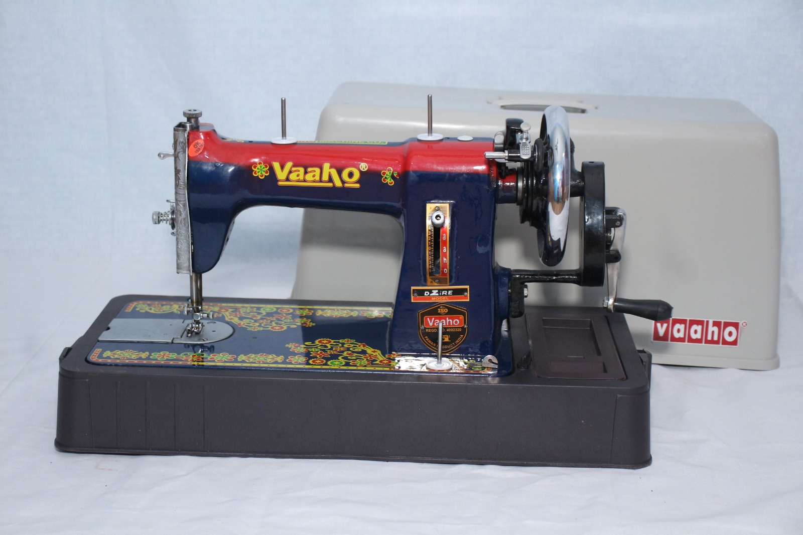 Vaaho hand sewing machine with cover set